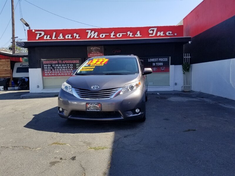 2015 Toyota Sienna XLE 7-Passenger Auto  