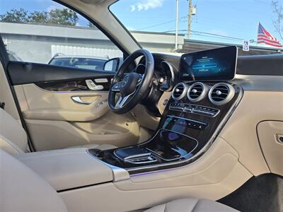2022 Mercedes-Benz GLC GLC 300   - Photo 26 - Miami, FL 33147