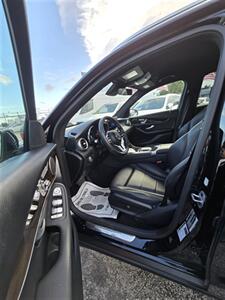 2022 Mercedes-Benz GLC GLC 300   - Photo 14 - Miami, FL 33147