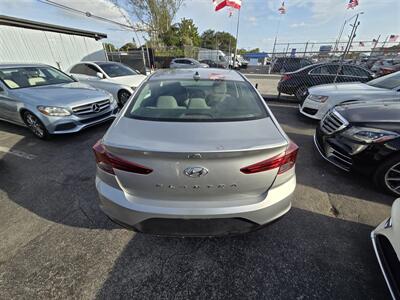 2020 Hyundai ELANTRA SEL   - Photo 14 - Miami, FL 33147