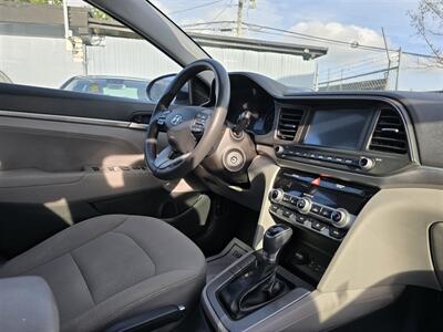 2020 Hyundai ELANTRA SEL   - Photo 18 - Miami, FL 33147