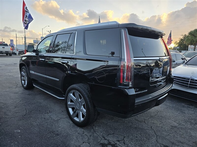 2019 Cadillac Escalade Luxury photo 22