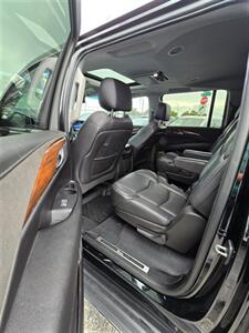 2019 Cadillac Escalade ESV Luxury   - Photo 17 - Miami, FL 33147