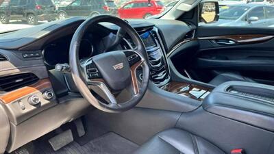 2019 Cadillac Escalade ESV Luxury   - Photo 4 - Miami, FL 33147