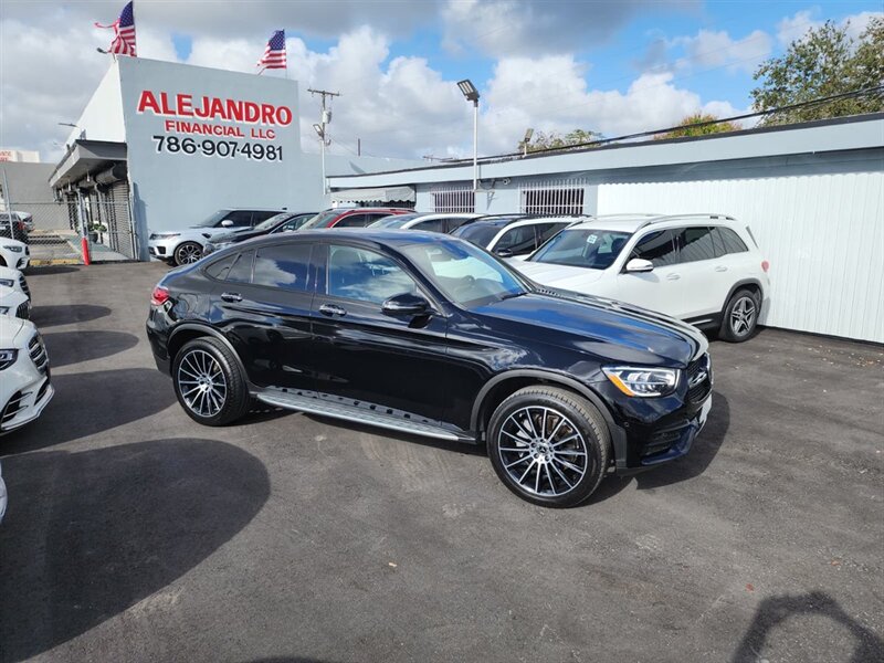 2022 Mercedes-Benz GLC GLC 300 4MATIC   - Photo 1 - Miami, FL 33147