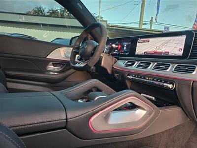 2025 Mercedes-Benz AMG GLE 63 S   - Photo 30 - Miami, FL 33147