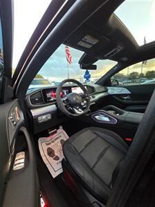 2025 Mercedes-Benz AMG GLE 63 S   - Photo 16 - Miami, FL 33147