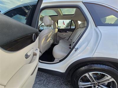 2021 Mercedes-Benz GLC GLC 300   - Photo 18 - Miami, FL 33147