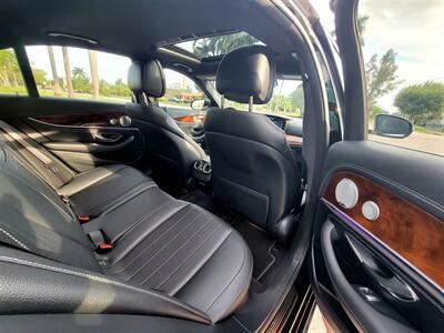 2019 Mercedes-Benz E 300 4MATIC   - Photo 1 - Miami, FL 33147