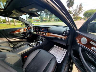 2019 Mercedes-Benz E 300 4MATIC   - Photo 18 - Miami, FL 33147