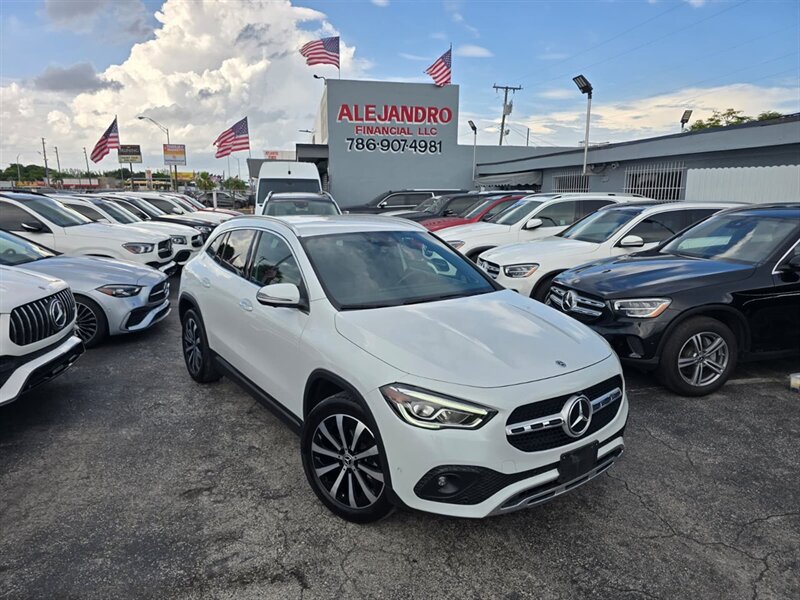 2023 Mercedes-Benz GLA Base