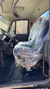 2013 Interational 4300   - Photo 16 - Miami, FL 33147