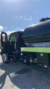 2013 Interational 4300   - Photo 2 - Miami, FL 33147