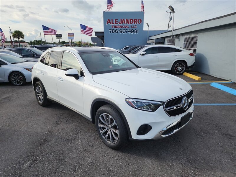 2024 Mercedes-Benz GLC GLC 300 4MATIC   - Photo 1 - Miami, FL 33147