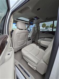 2016 Cadillac Escalade ESV Premium Collection   - Photo 17 - Miami, FL 33147