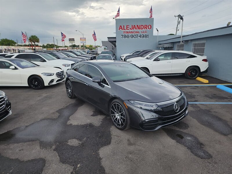 2022 Mercedes-Benz EQS's photo