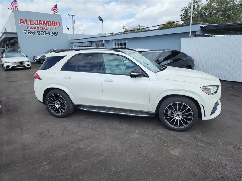 2022 Mercedes-Benz GLE 350 4MATIC   - Photo 1 - Miami, FL 33147