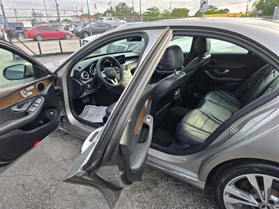 2019 Mercedes-Benz C 300   - Photo 22 - Miami, FL 33147