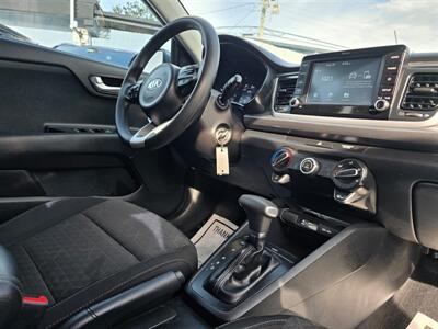 2019 Kia Rio S   - Photo 7 - Miami, FL 33147