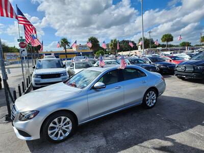 2019 Mercedes-Benz E 300   - Photo 22 - Miami, FL 33147