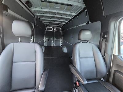 2024 Mercedes-Benz Sprinter 2500   - Photo 27 - Miami, FL 33147