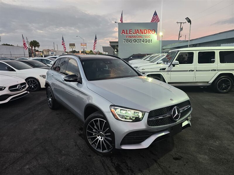 2022 Mercedes-Benz GLC GLC300's photo