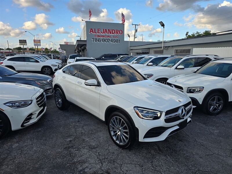 2020 Mercedes-Benz GLC GLC 300 4MATIC   - Photo 1 - Miami, FL 33147