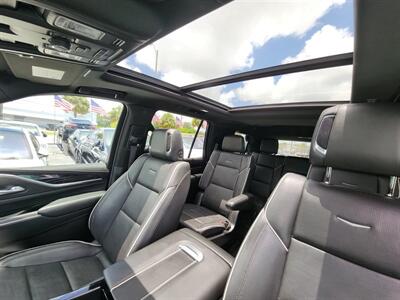 2022 Cadillac Escalade Sport   - Photo 13 - Miami, FL 33147