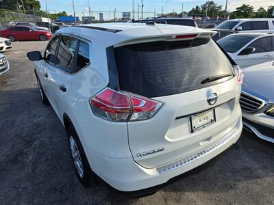 2016 Nissan Rogue SV   - Photo 15 - Miami, FL 33147