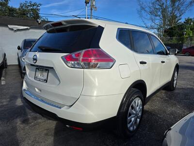 2016 Nissan Rogue SV   - Photo 18 - Miami, FL 33147