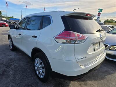 2016 Nissan Rogue SV   - Photo 16 - Miami, FL 33147