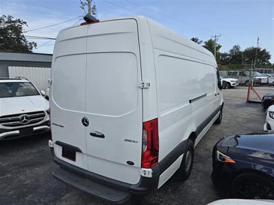2020 Mercedes-Benz Sprinter 2500   - Photo 8 - Miami, FL 33147