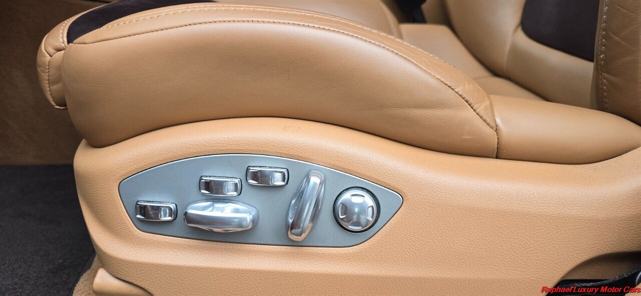 2012 Porsche Cayenne Turbo   - Photo 14 - Bremerton, WA 98312