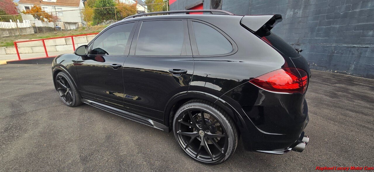 2012 Porsche Cayenne Turbo   - Photo 8 - Bremerton, WA 98312