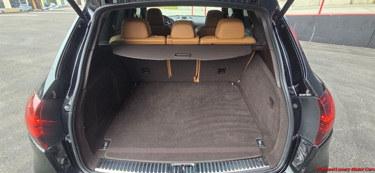 2012 Porsche Cayenne Turbo   - Photo 6 - Bremerton, WA 98312