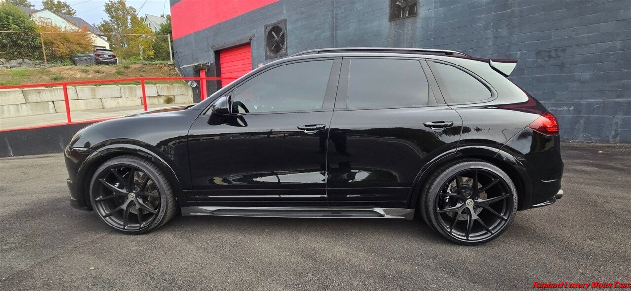 2012 Porsche Cayenne Turbo   - Photo 9 - Bremerton, WA 98312