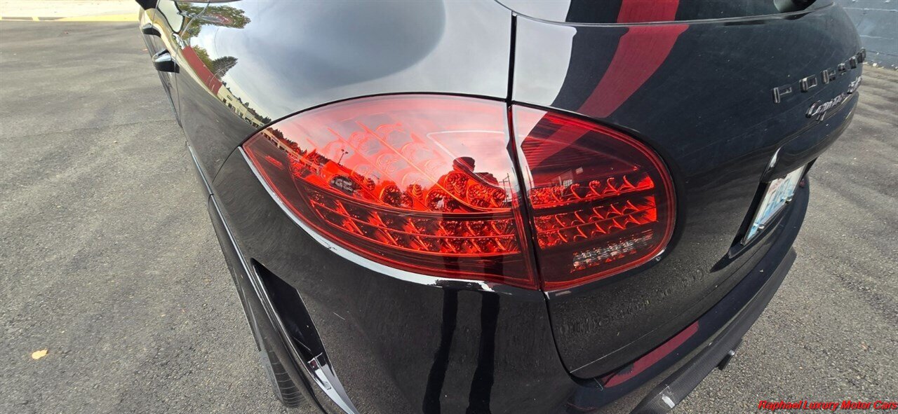 2012 Porsche Cayenne Turbo   - Photo 33 - Bremerton, WA 98312