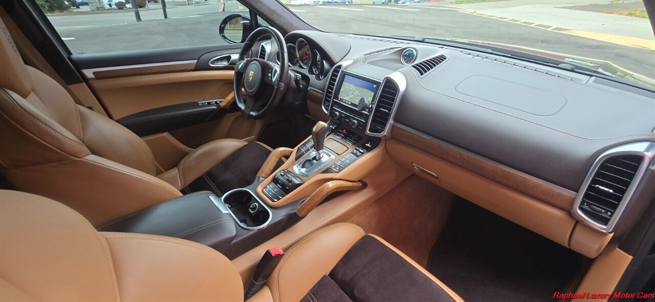 2012 Porsche Cayenne Turbo   - Photo 30 - Bremerton, WA 98312