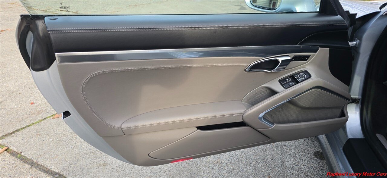 2015 Porsche 911 Carrera 4S   - Photo 16 - Bremerton, WA 98312