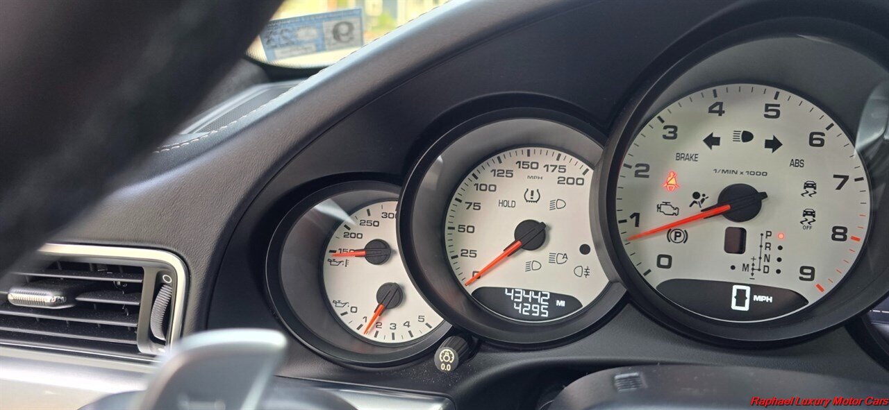 2015 Porsche 911 Carrera 4S   - Photo 28 - Bremerton, WA 98312