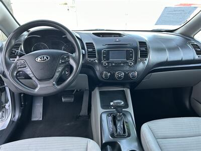 2016 Kia Forte LX   - Photo 7 - Lancaster, CA 93534