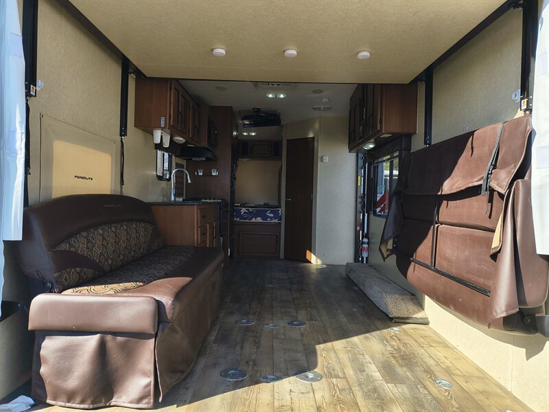 2015 Pacific Coachworks POWERLITE 19EX - Photo 7 - Reno, NV 89511