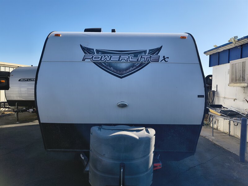 2015 Pacific Coachworks POWERLITE 19EX - Photo 3 - Reno, NV 89511