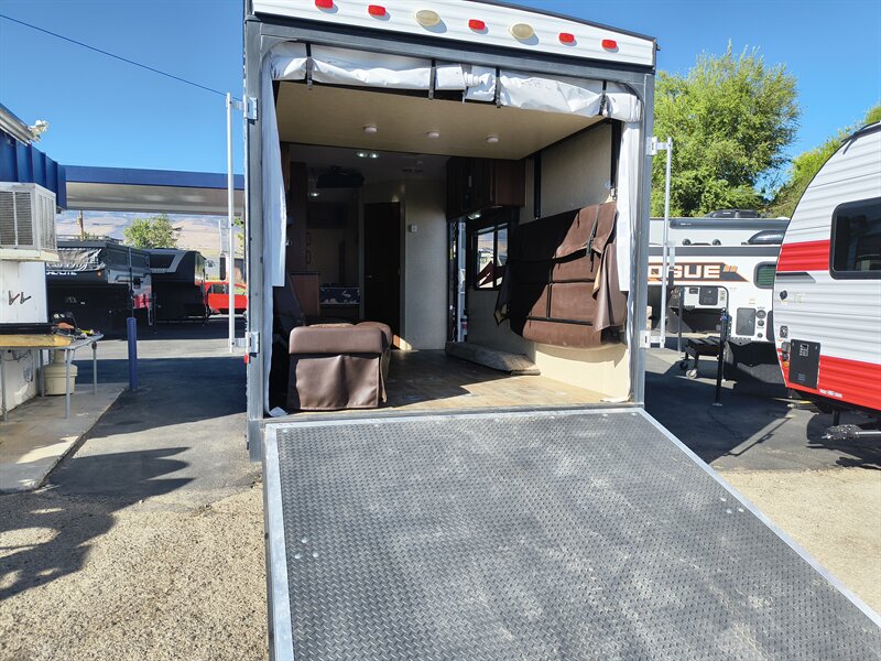 2015 Pacific Coachworks POWERLITE 19EX - Photo 6 - Reno, NV 89511
