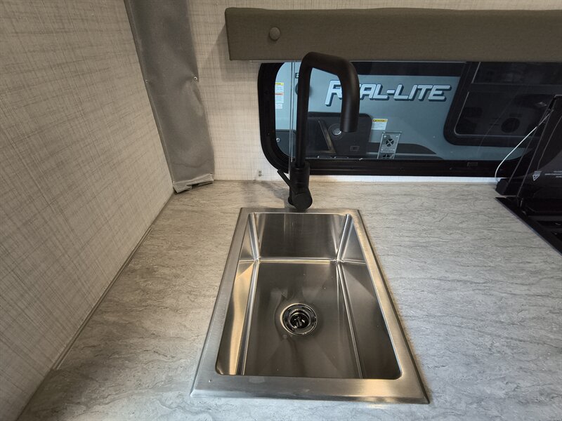 2026 Palomino REAL LITE 1604 - Photo 12 - Reno, NV 89511