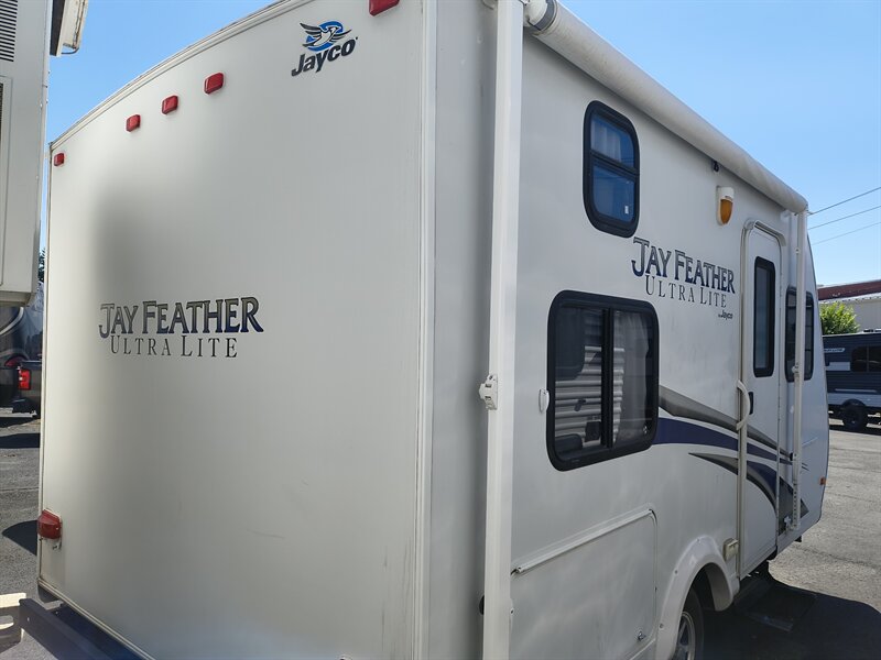 2012 Jayco JAY FLIGHT 165 - Photo 3 - Reno, NV 89511