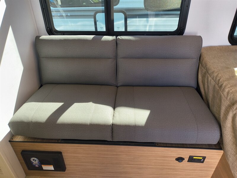 2026 Keystone REIGN 13RK - Photo 8 - Reno, NV 89511