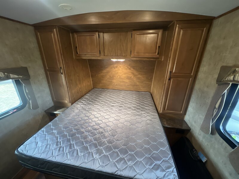 2016 Outdoors RV Timber Ridge - Photo 17 - Reno, NV 89511