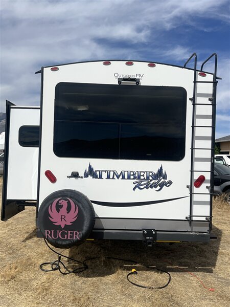 2016 Outdoors RV Timber Ridge - Photo 5 - Reno, NV 89511