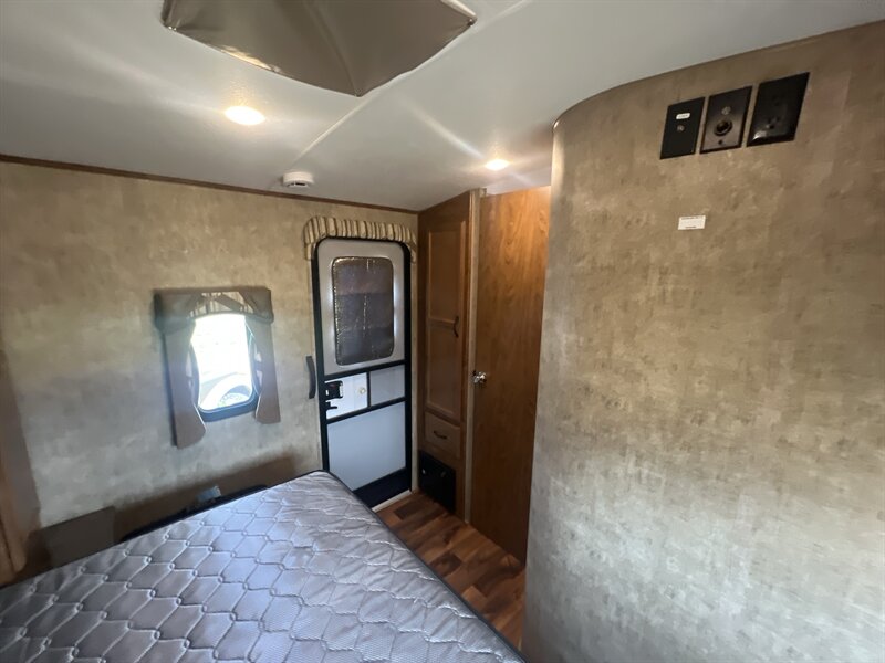 2016 Outdoors RV Timber Ridge - Photo 20 - Reno, NV 89511
